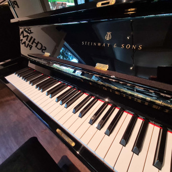 Steinway Klavier 132 K