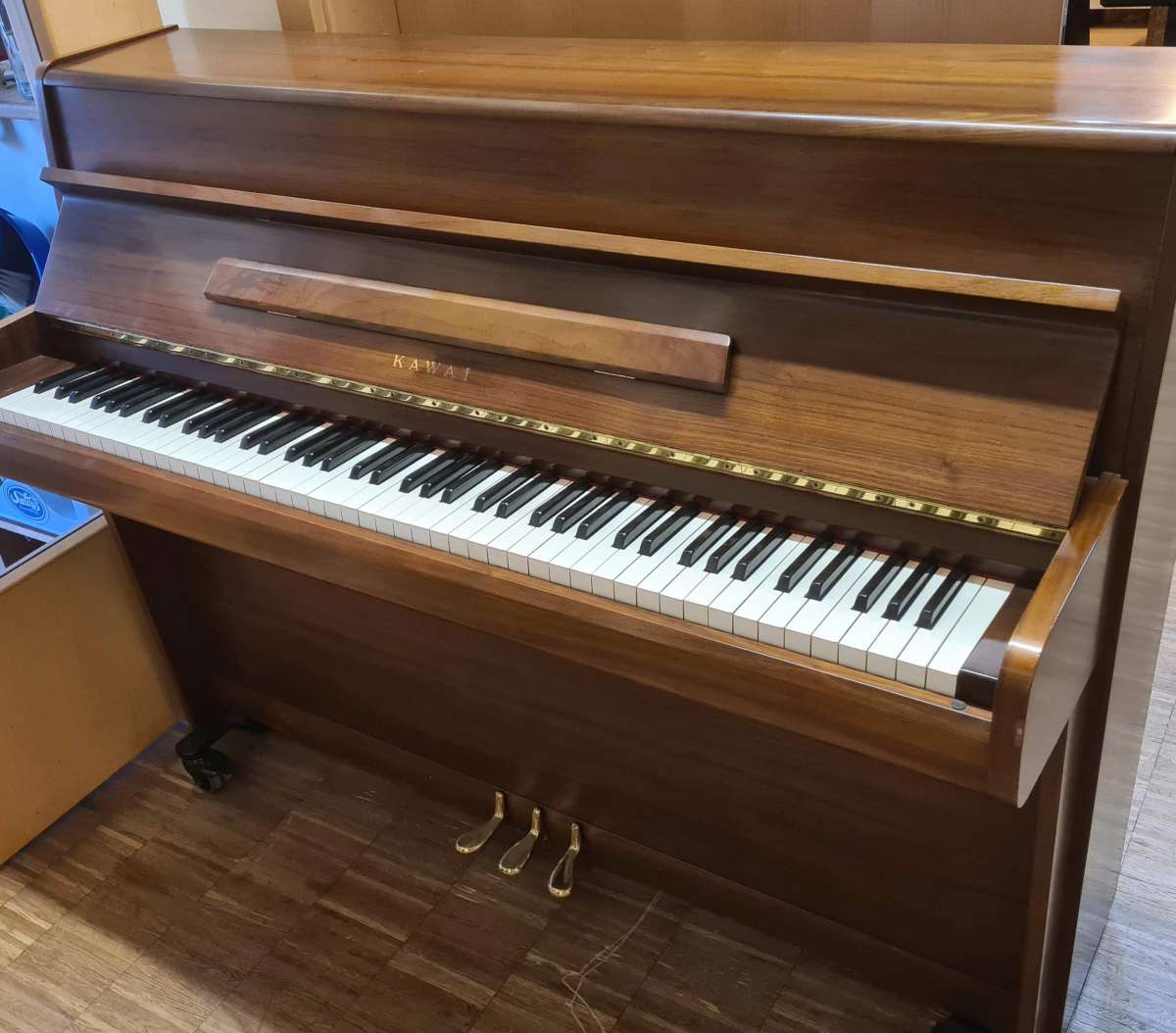 Kawai Klavier 107 Nussbaum