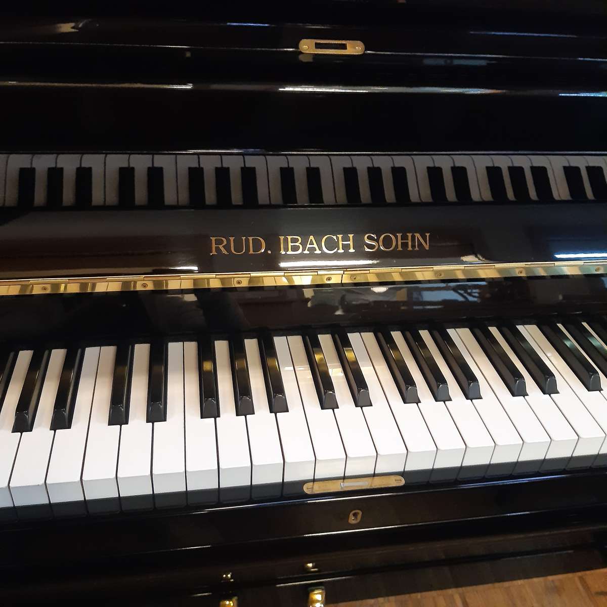 Ibach Klavier 122 
