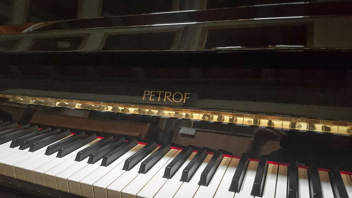 Petrof Klavier Sonatina