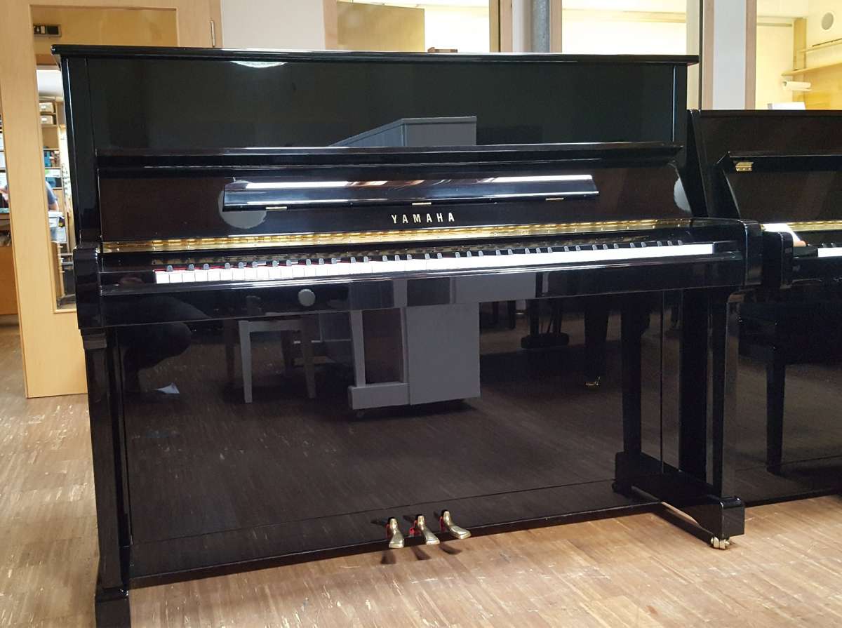 Yamaha P121E_1