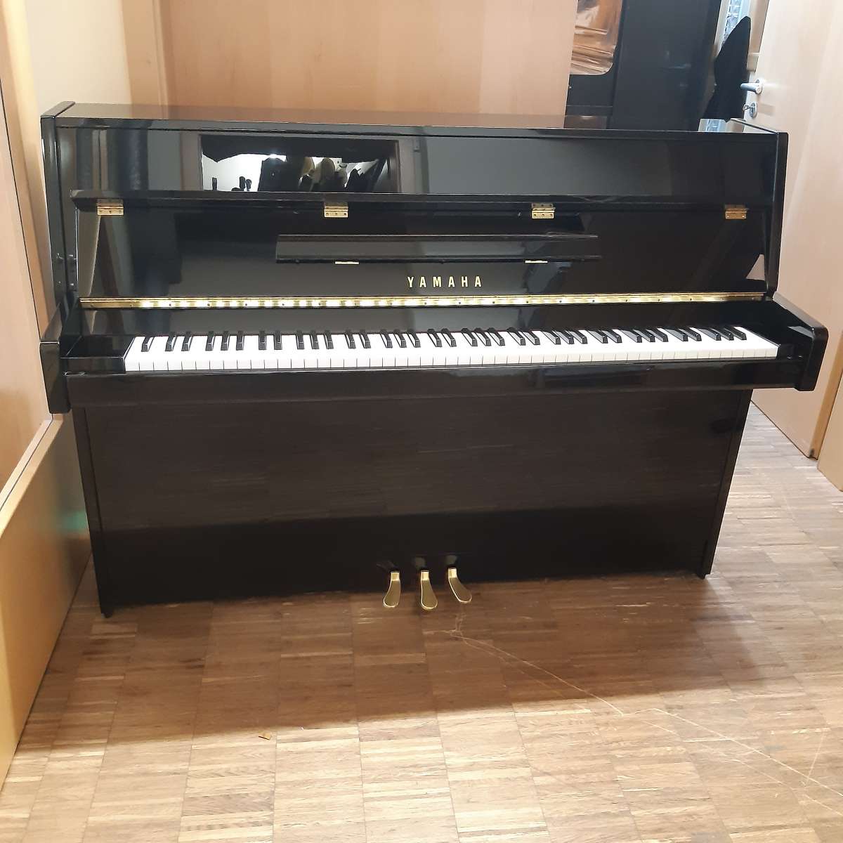 Yamaha Klavier B1 schwarz poliert