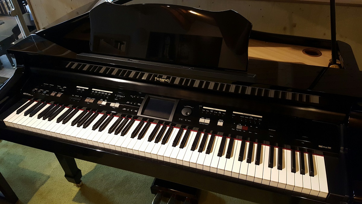 Roland KR 115